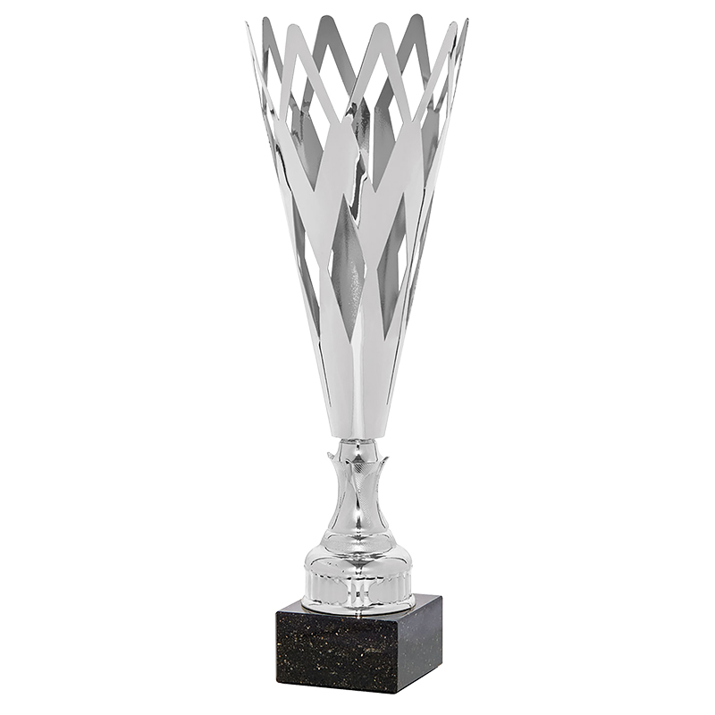Copa plateada troquelada con peana mármol negro