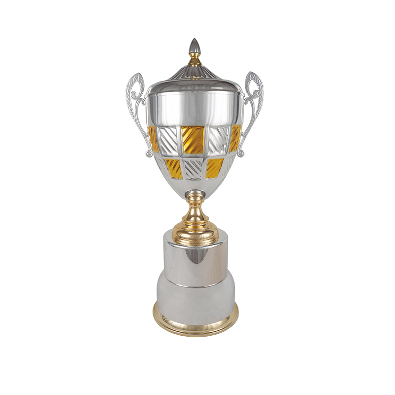 Trofeo clásico plateado-dorado con asas y tapa